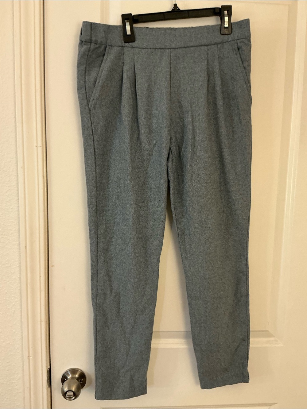 Lee Women's Regular Fit Mid Rise Straight Leg Pants, size 4